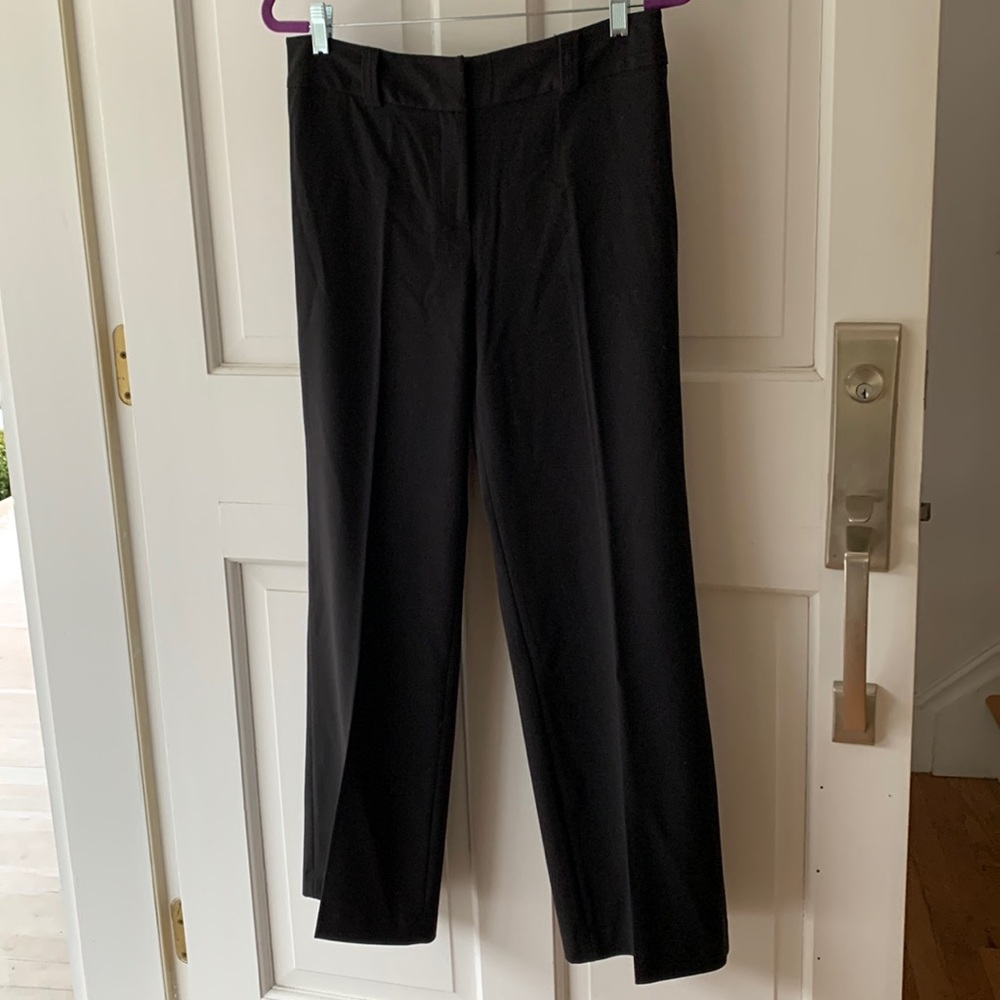 Washable black straight-leg pants 8P. Gently worn, no flaws.